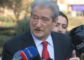 Sali Berisha dhe përkrahësit e tij deklarohen kundër zgjatjes së afatit të vetingut