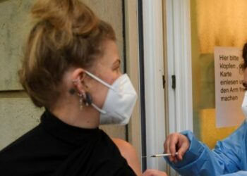 Ministri gjerman: Kufizimet për COVID-19 mund të hiqen në mars