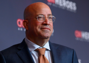 Presidenti i CNN-it jep dorëheqjen për shkak të marrëdhënies me kolegen