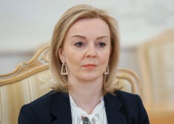 Kriza në Ukrainë, sekretarja e jashtme britanike viziton vendin