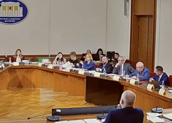 “Mos më ngri zërin”, “Keni frikë”/ Rama përplaset me Tabakun në komisionin për inceneratorët