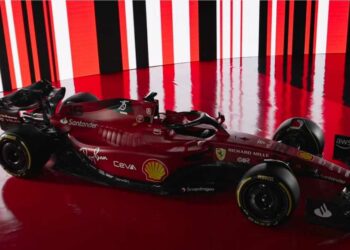 Prezantohet ‘Ferrari’ i ri