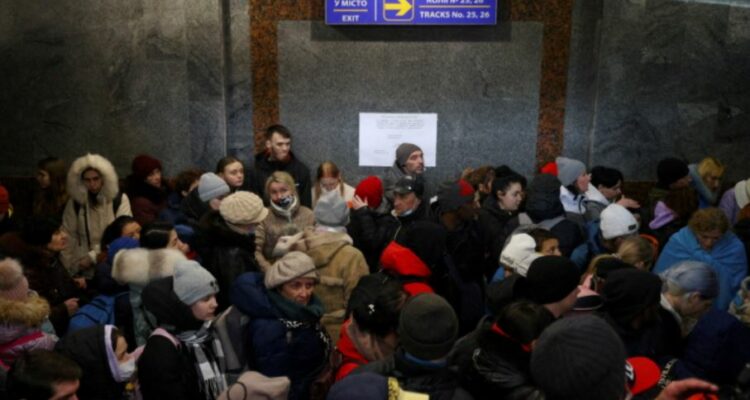 The Guardian: Të larguarit nga Ukraina do të pajisen me leje qëndrimi për 3-vjet