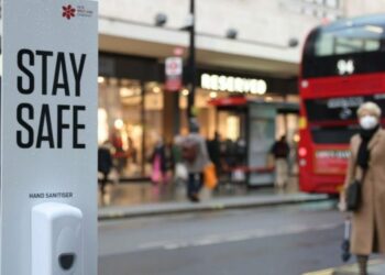 Britania heq të gjitha kufizimet e koronavirusit në 21 shkurt, Franca drejt eliminimit të Green Pass