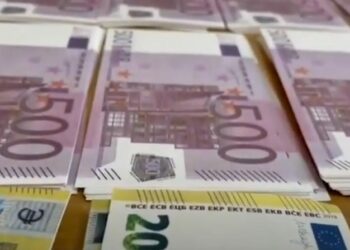 Rinas/ Kapen mbi një milion euro lekë të falsifikuara, arrestohet shtetasi kamerunas
