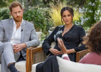 Fustani i Meghan në intervistë me Oprah cilësohet veshja e vitit në muzeun e modës