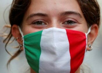Italia heq maskat e detyrueshme në ambiente të hapura, synohet rritja e numrit të tifozëve në stadiume nga 1 marsi
