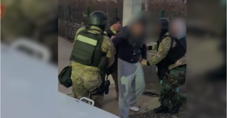 I shpallur në kërkim për vrasje të dyfishtë, RENEA rrethon banesën në Lezhë dhe arreston 39-vjeçarin