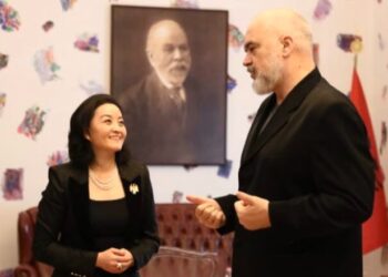 Para vizitës në SHBA, kryeministri Rama takon Yuri Kim
