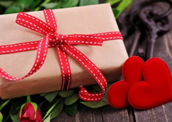 Nga lulet, te bizhuteritë dhe udhëtimet jashtë, sa kushton dashuria në Shqipëri?