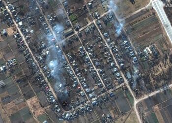 Imazhet satelitore tregojnë shkatërrimin e shkaktuar nga sulmet ruse në zonat në veri të Kievit