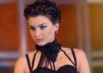 Kush është Elsa Lila, këngëtarja që fitoi dy herë rresht festivalin e RTSH dhe përfundoi në prangat e policisë italiane