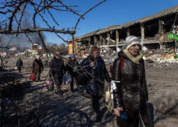 Ukraina në kohë lufte, qytetarët nxitojnë për të braktisur vendin e pushtuar nga rusët (FOTO)