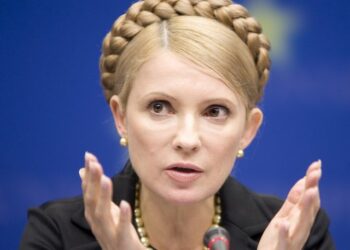 Ish-kryeministrja Tymoshenko thirrje NATO-s: Mbyllni qiellin mbi Ukrainë!