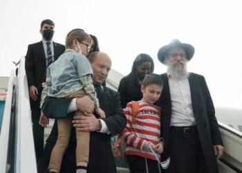 I shpëtuan luftës në Ukrainë, qindra refugjatë hebrenj mbërrijnë në Izrael