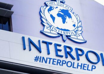 Britania e Madhe do të udhëheqë përpjekjet për të bllokuar Rusinë në Interpol