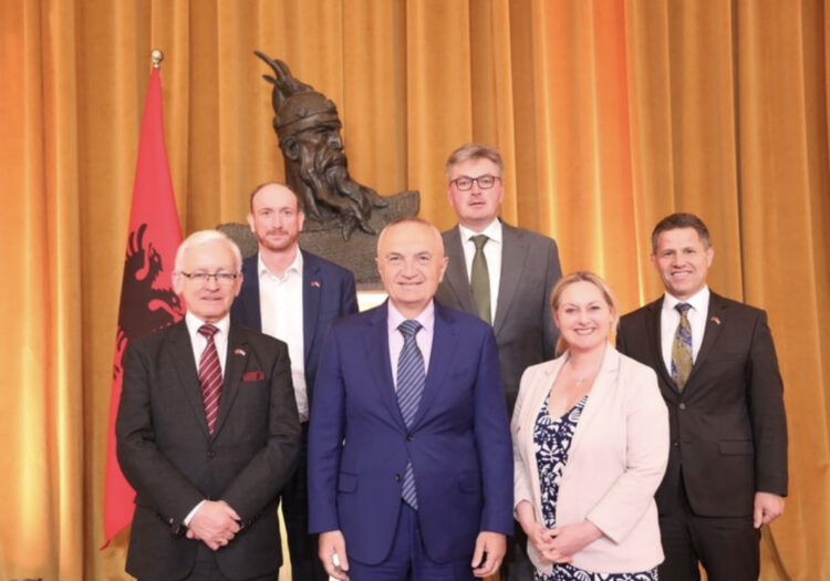 Meta takon delegacionin britanik në Shqipëri: Çmoj angazhimin e Anglisë për vendin tonë