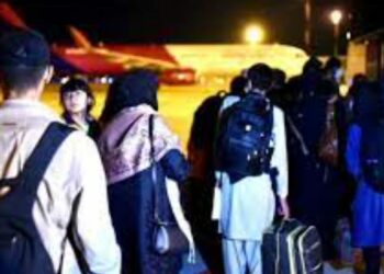 Afganët e strehuar në Lezhë largohen nga Shqipëria