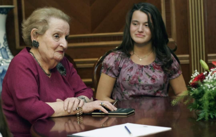 Vajza nga Gjakova që mbanë emrin e ish-sekretares amerikane Madelin Allbright