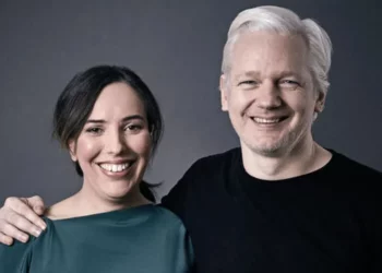 Themeluesi i WikiLeaks, Julian Assange martohet në burg