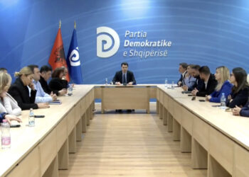 Lulzim Basha dorëhiqet nga posti i kreut të PD-së: Po bëj një hap mbrapa