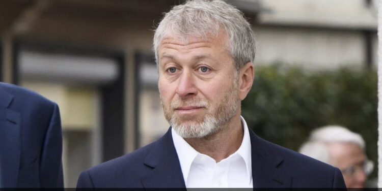 Oligarku rus Abramovich merr rolin e ndërmjetësit në bisedimet Rusi-Ukrainë