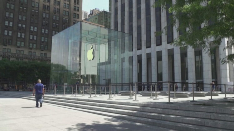 Apple, Ford, Harley Davidson e Boeing ndërpresin bashkëpunimin me Rusinë