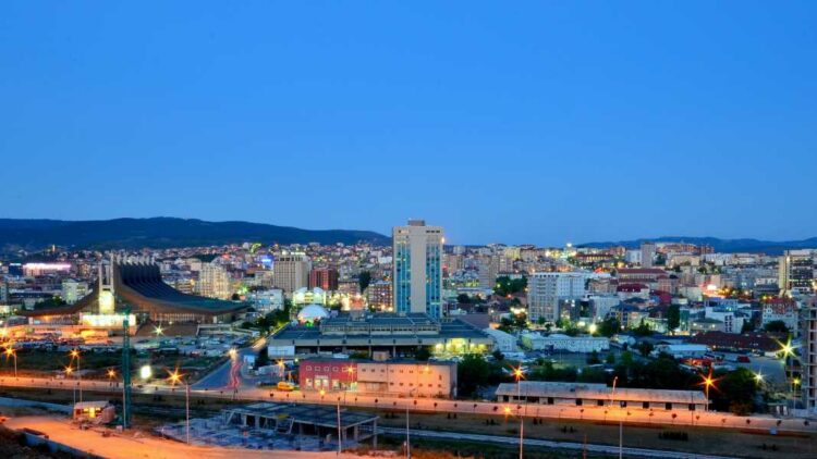 Kosova do të strehojë 20 gazetarë ukrainas