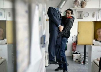 Muzeu në Paris heq statujën prej dylli të Vladimir Putin