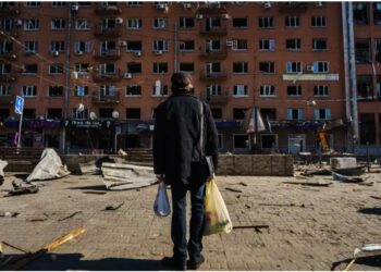 Rrëfimi prekës i një profesori ukrainas në “The Guardian”/ Pse nuk dua të iki nga Kievi