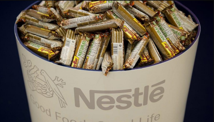 Nestle do të ndalojë shitjen e produkteve në Rusi