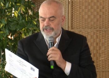 “Do nxirrnim 95 mijë të papunë brenda 1 muaji me një faturë”- Rama flet për taksat e naftës, energjinë dhe protestën