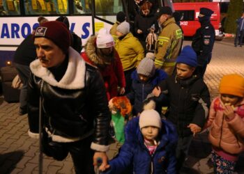 “Mbi gjysëm milioni ukrainas janë larguar nga vendi” raporton komisioneri i OKB për refugjatët