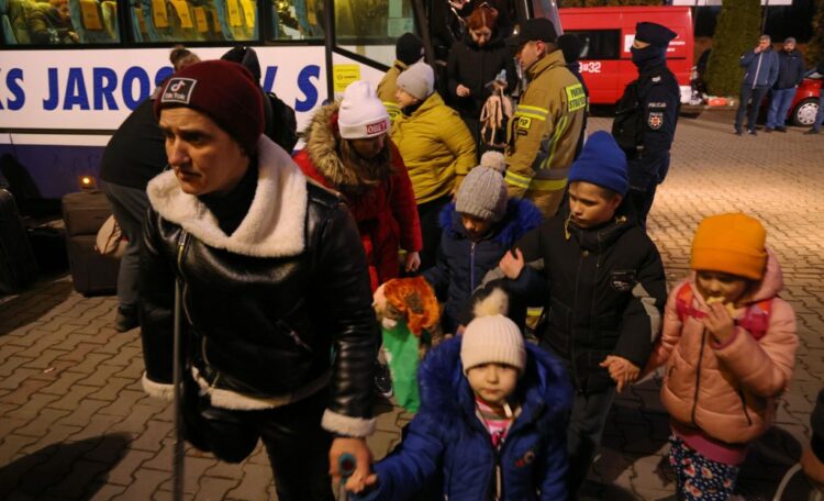 “Mbi gjysëm milioni ukrainas janë larguar nga vendi” raporton komisioneri i OKB për refugjatët