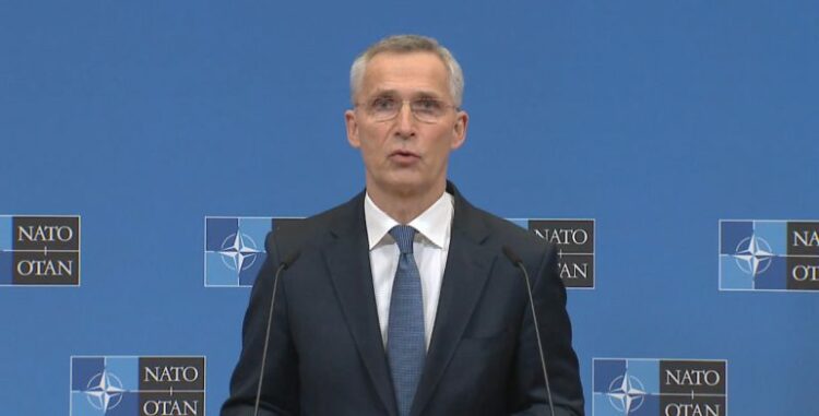 Stoltenberg: NATO ka përgjegjësi për të siguruar që konflikti të mos përhapet përtej Ukrainës