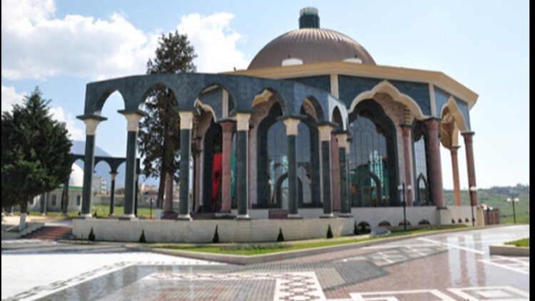 Sot festa e Sulltan Novruzit, Baba Mondi uron besimtarët: T’i lutemi zotit që lufta në Ukrainë të përfundojë