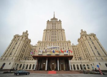 “Fshihen” emrat e hoteleve, ndryshojnë ngjyrat e stadiumeve, Rusia zhduk çdo gjë që e lidh me Ukrainën