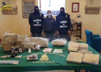 Super operacioni i ‘Guardia Di Finanza’, sekuestrohet sasi droge me vlerë 1 milionë euro, prangosen 2 shqiptarë