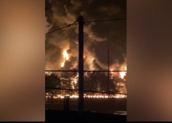 Zjarr në një depo karburanti në Rusi pranë kufirit të Ukrainës, shkaqet mister