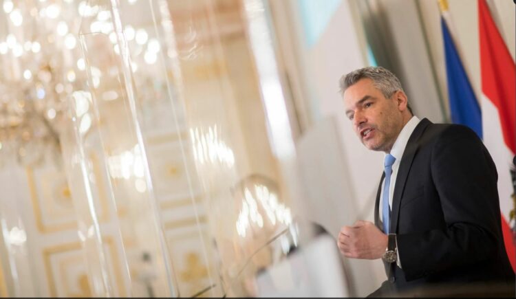 Kancelari austriak sot vizitë në Moskë, lideri i parë europian që takohet me presidentin rus pas shpërthimit të luftës