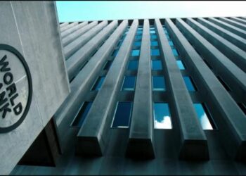 Banka Botërore: Prodhimi ekonomik i Ukrainës ra me 45.1% pas pushtimit