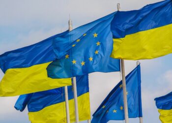 Nisi rrugëtimi drejt BE? Komisioneri evropian: Kemi filluar të vlerësojmë pyetësorin nga Ukraina, s’do humbur kohë
