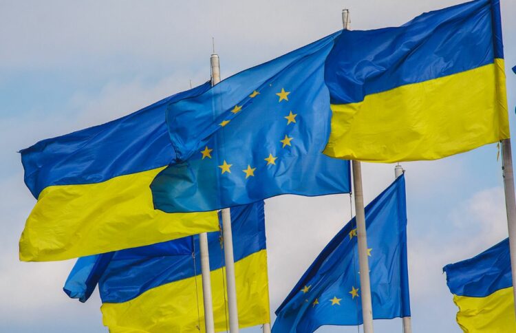 Nisi rrugëtimi drejt BE? Komisioneri evropian: Kemi filluar të vlerësojmë pyetësorin nga Ukraina, s’do humbur kohë