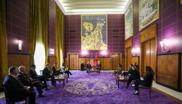 Zyrtarët e lartë të DASH në Tiranë, ambasada jep detajet: SHBA do të vijojnë luftën kundër korrupsionit