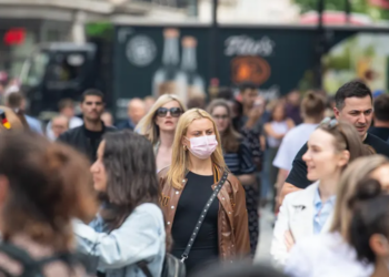 Cilat janë simptomat e nënvariantit të ri të omicron, XE?