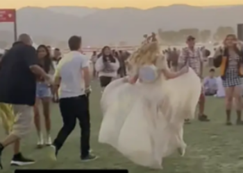 Videoja e truprojës që ndjek Paris Hilton me vrap në Coachella bëhet virale në TikTok