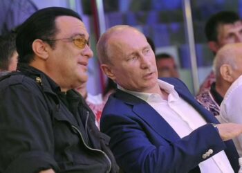 Aktori i Hollywood-it feston ditëlindjen në Moskë, premton besnikëri për njerëzit e Putin