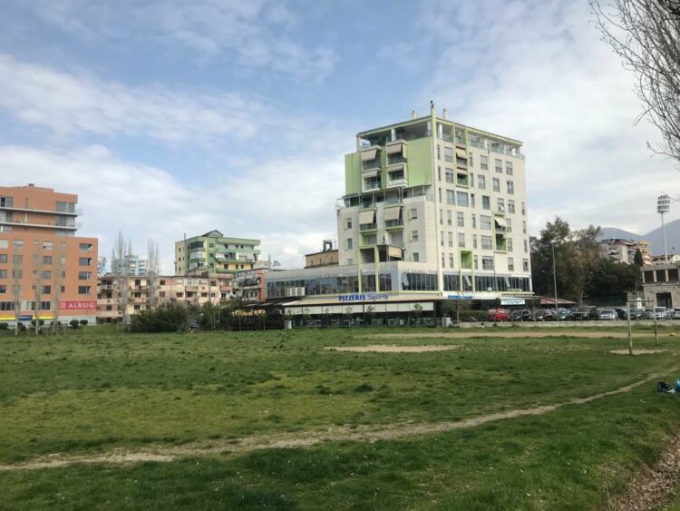 Si u zhdukën fushat sportive? Kompleksi Dinamo, ku u krijuan të mëdhenjtë e futbollit, i fundit që u gllabërua