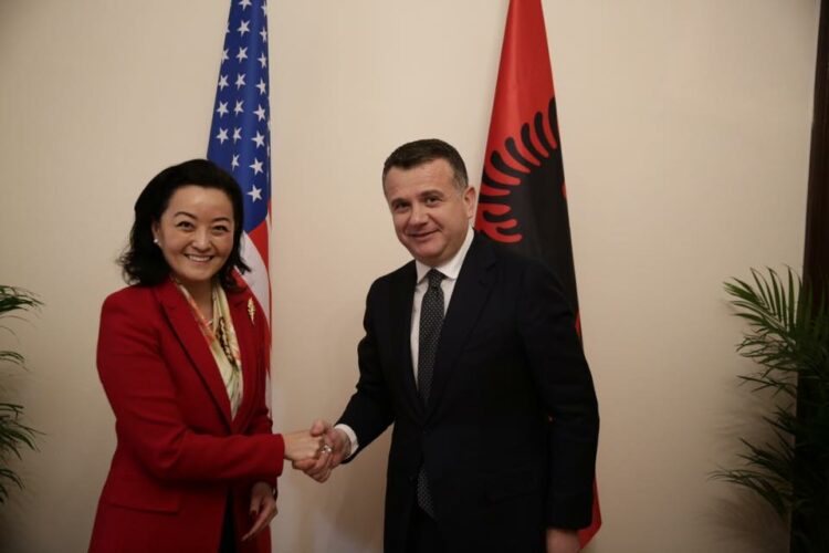 Yuri Kim nuk i ndahet Kuvendit, sot takon Taulant Ballën