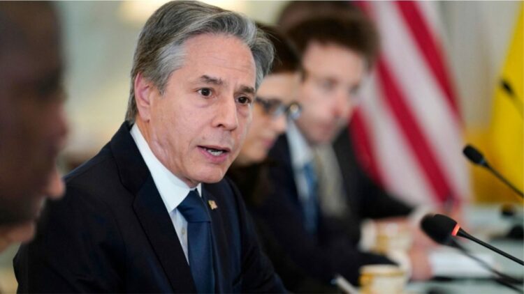 Diplomatët amerikanë do të kthehen në Ukrainë